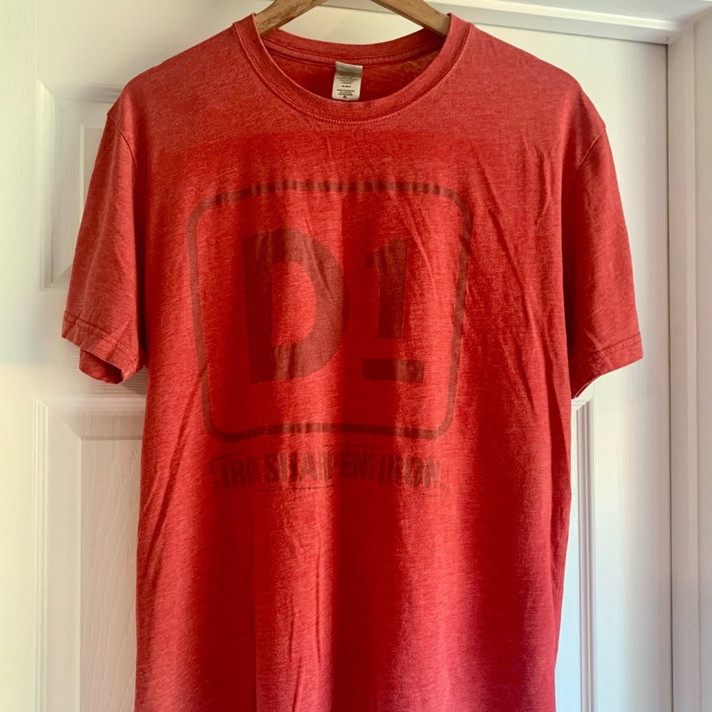 XL D1 workout shirt from the D1 gym!